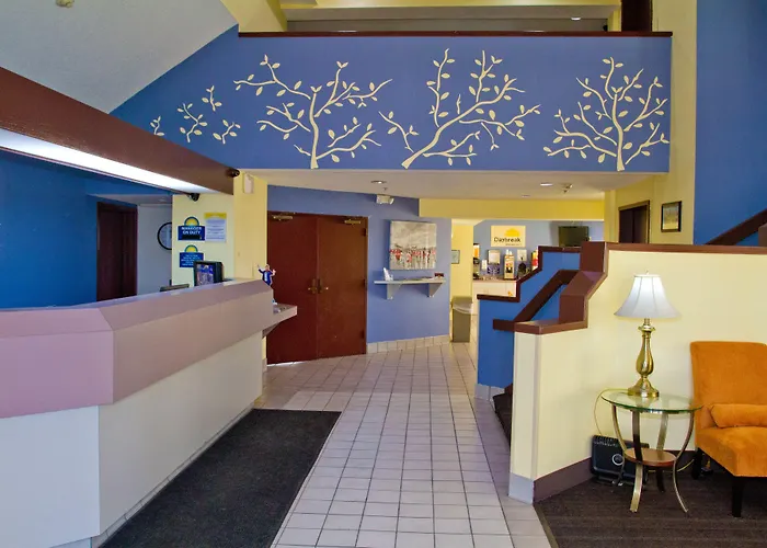 Days Inn By Wyndham Blue Springs
