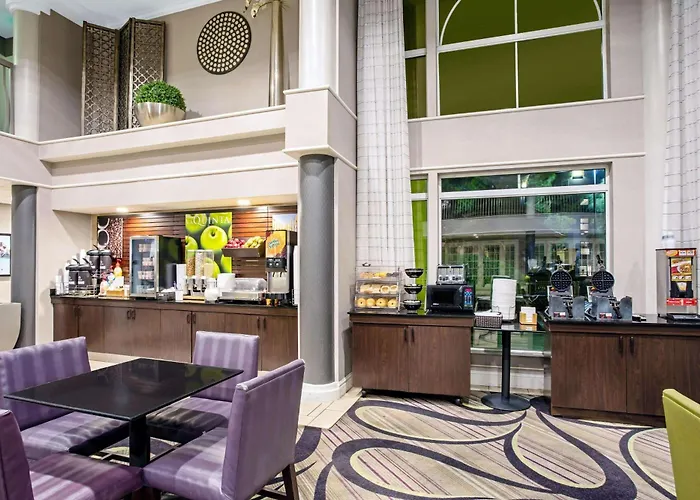La Quinta By Wyndham Tucson Airport Hotel