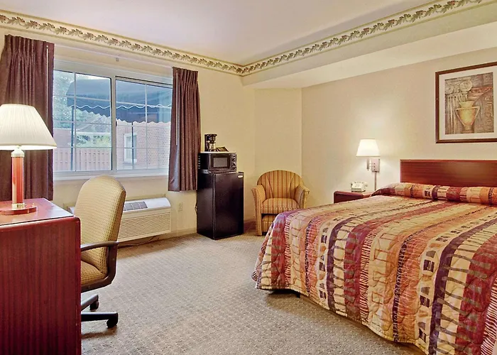 Days Inn By Wyndham Cleveland Lakewood