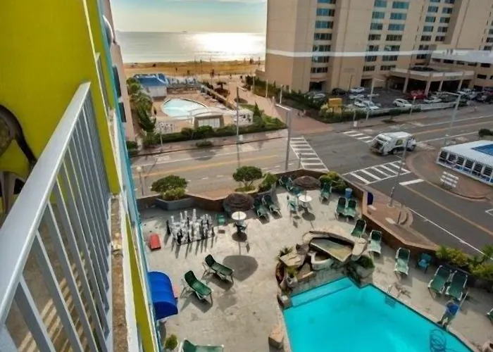 Days Inn By Wyndham At The Beach