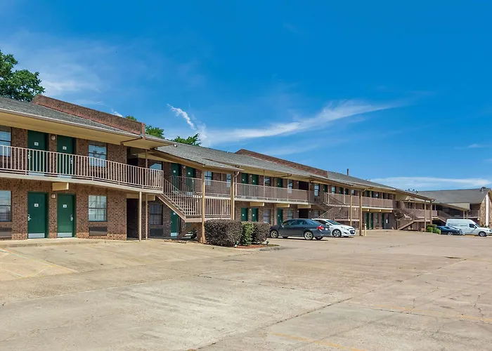Quality Inn Magnolia