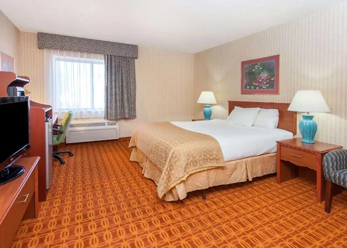 Baymont By Wyndham Detroit/Roseville