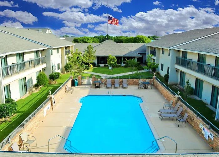 Ashmore Inn And Suites