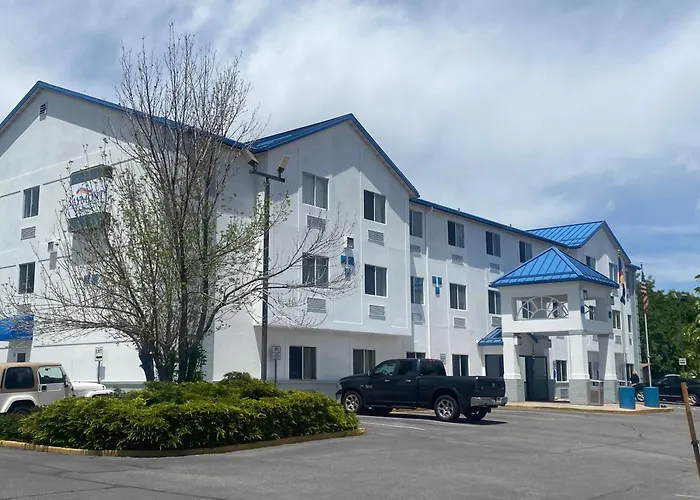 Baymont By Wyndham Loveland - Fort Collins Area