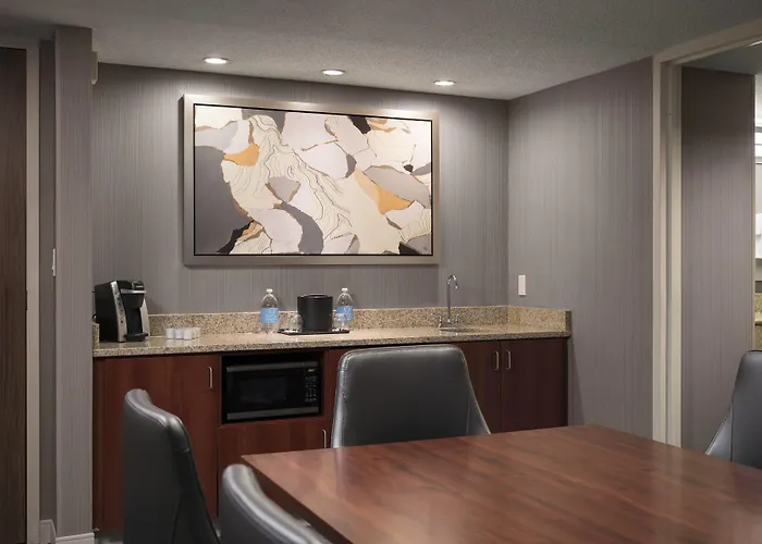 Courtyard By Marriott Denver Airport