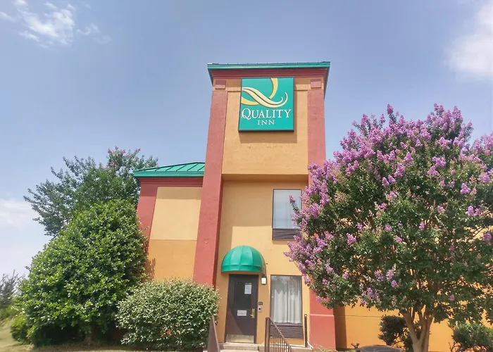 Quality Inn & Suites I-40