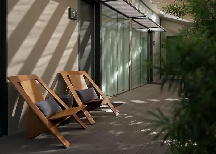 Frame Hotel - Treehouse
