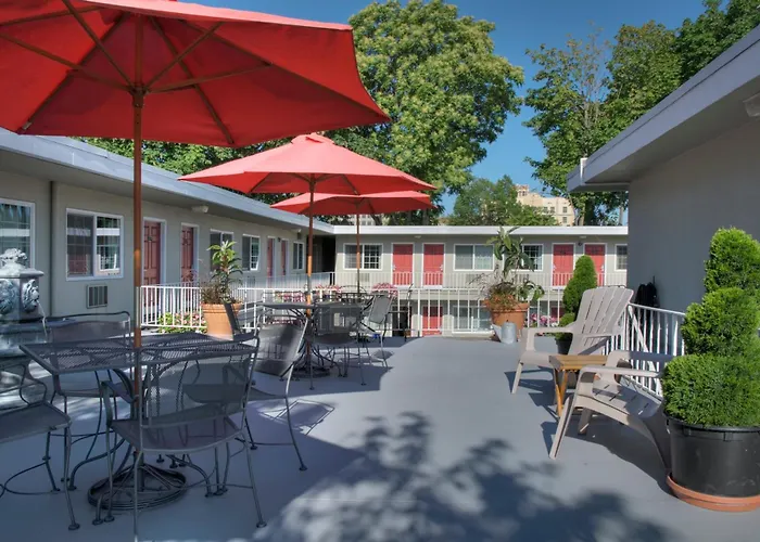 Campus Inn & Suites Downtown