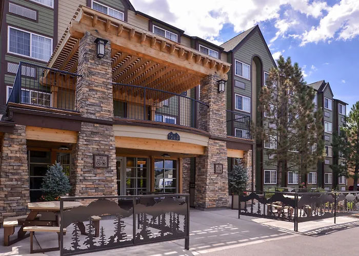 Best Western Plus Peak Vista Inn & Suites