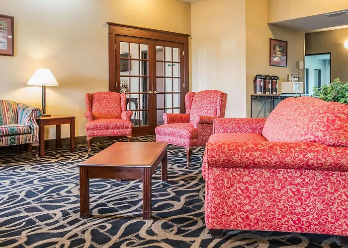 Quality Inn & Suites Mendota Near I-39