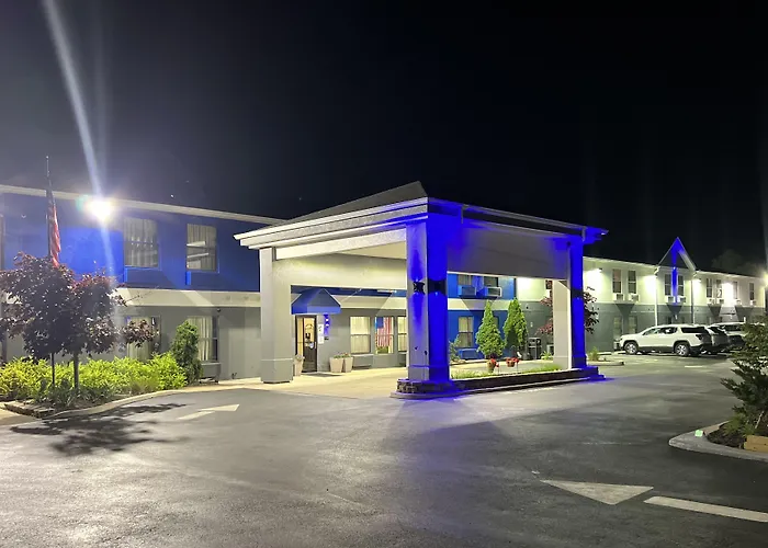 Days Inn By Wyndham Great Lakes Naval Base