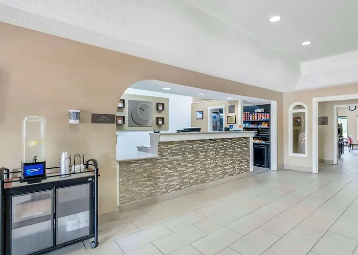 Comfort Inn & Suites - Louisville Area
