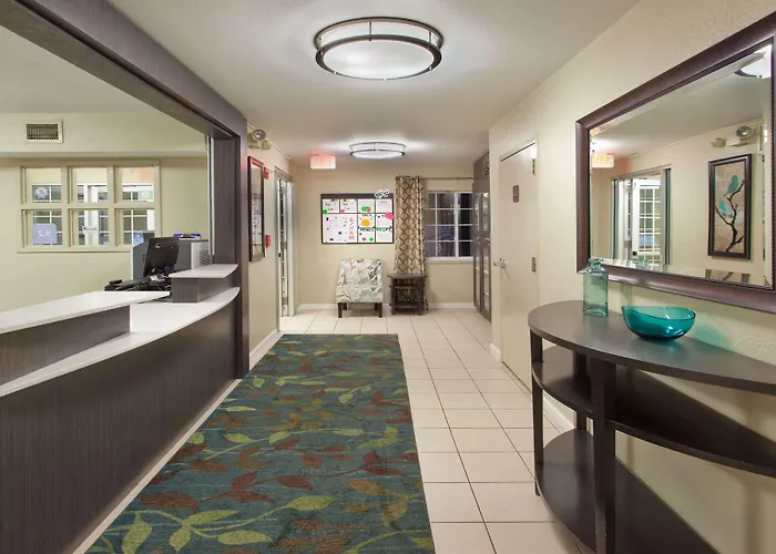 Sonesta Simply Suites Cleveland North Olmsted Airport