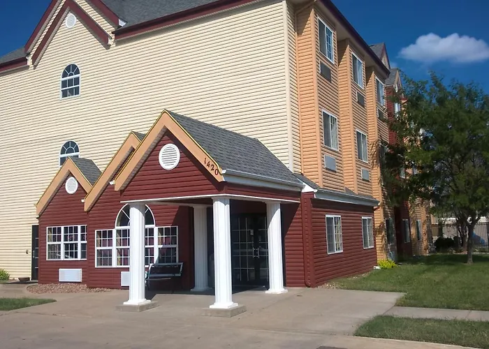 Days Inn & Suites By Wyndham Hutchinson