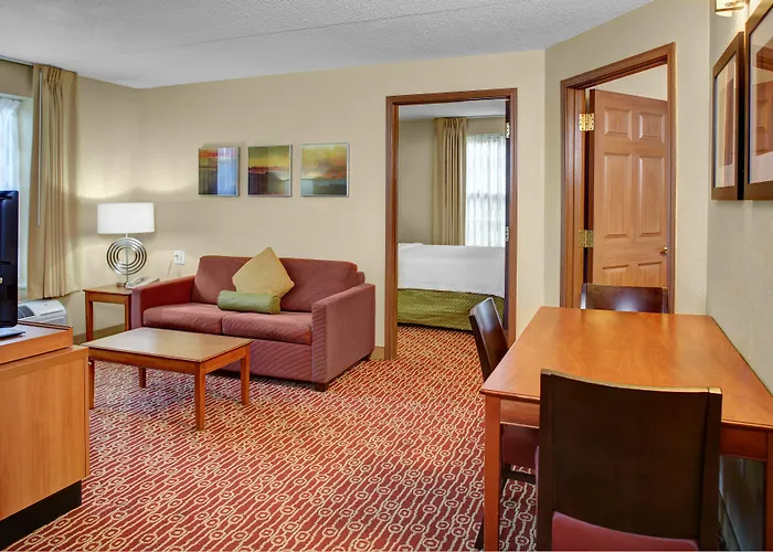 Birch Hills Suites - Blue Ash