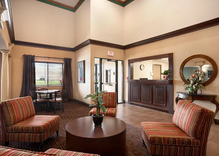 Super 8 By Wyndham Fairview Heights-St. Louis