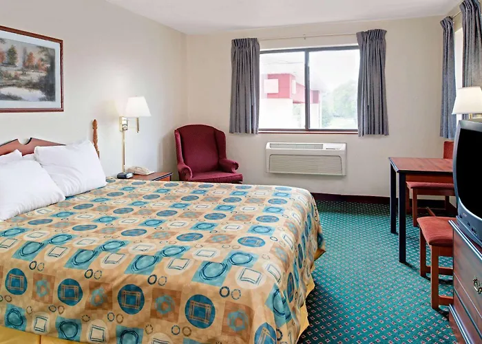 Super 8 By Wyndham Omaha Eppley Airport/Carter Lake
