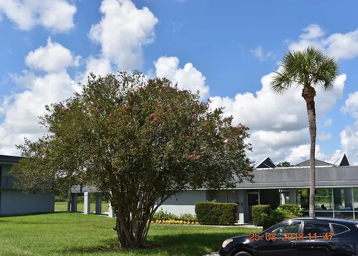 Super 8 By Wyndham Ocala I-75