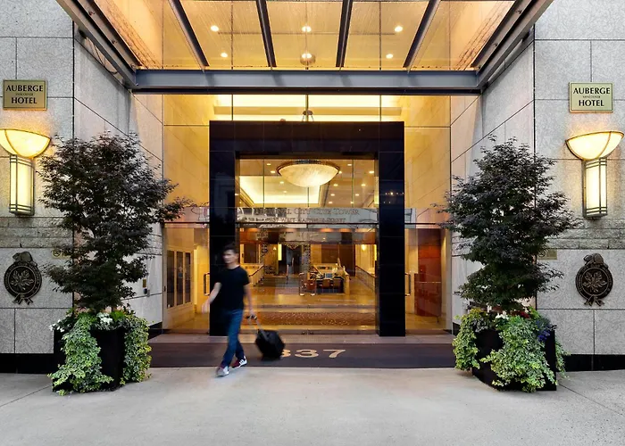 Auberge Vancouver Hotel