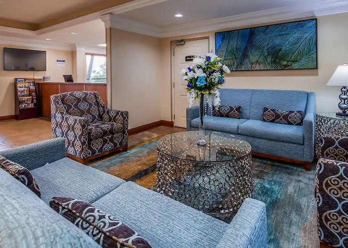 Best Western Plus Bradenton & Suites
