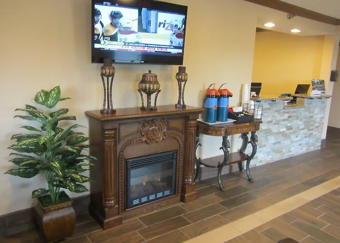 American Inn & Suites Metro Airport Romulus