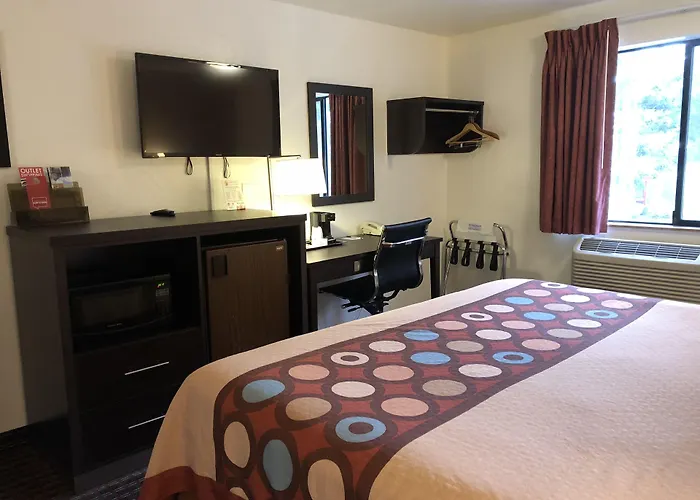 Super 8 By Wyndham Olympia Area