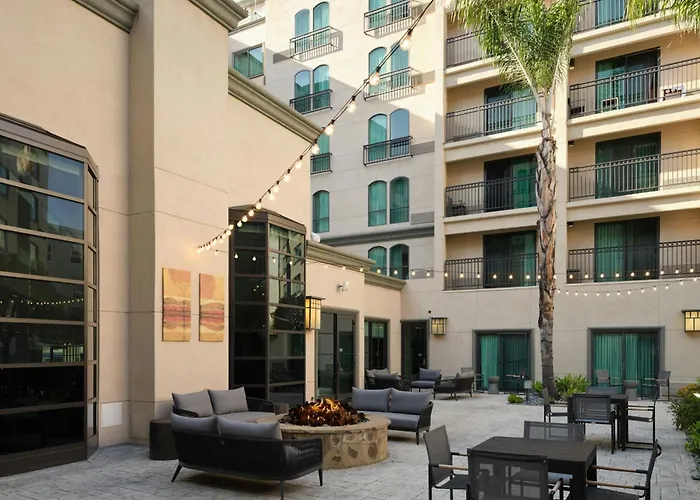 Courtyard By Marriott Los Angeles Pasadena Old Town