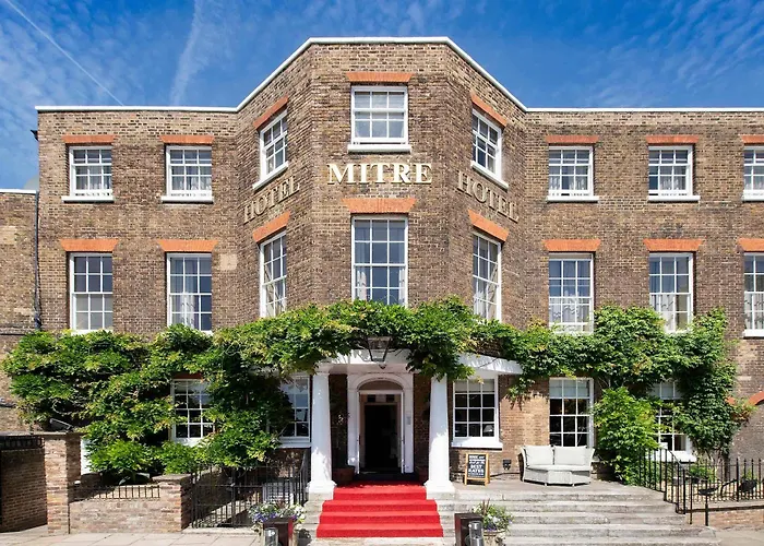 The Mitre, Hampton Court