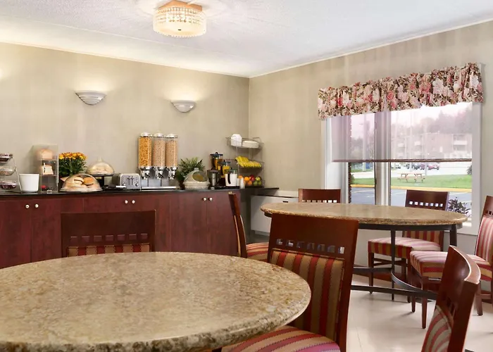 Travelodge By Wyndham Owen Sound On