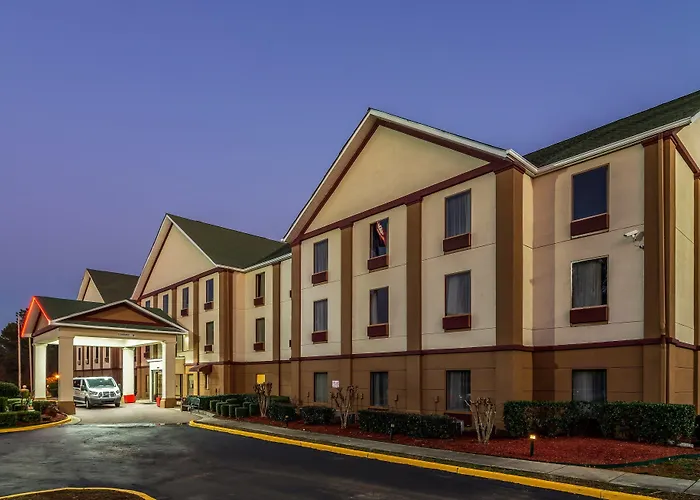 Red Roof Plus+ & Suites Atlanta Airport South College Park
