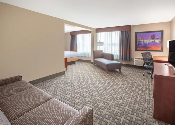 Baymont By Wyndham Grand Rapids Near Downtown