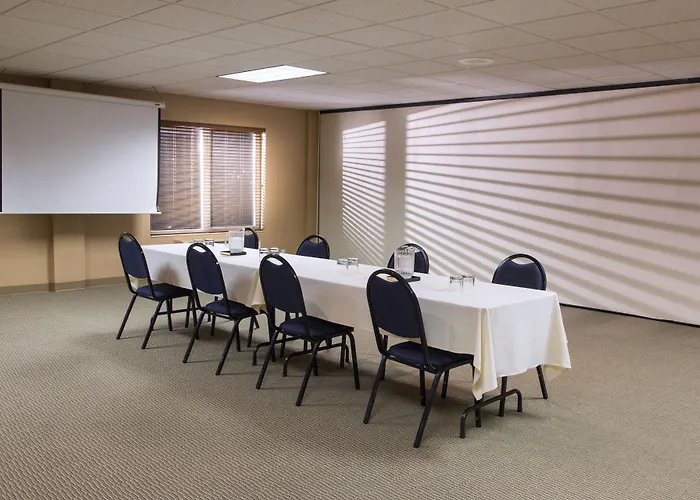 Phoenix Inn Suites Albany