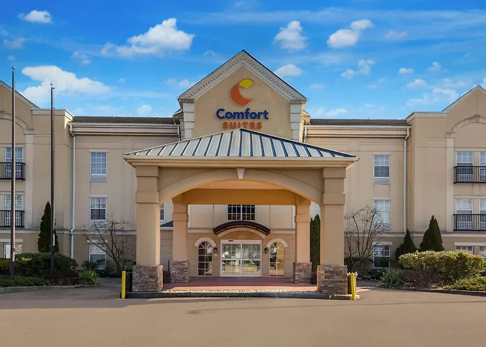 Comfort Suites Near University