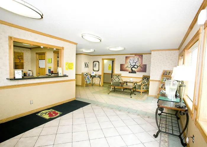 Super 8 By Wyndham /Ft. Smith Area