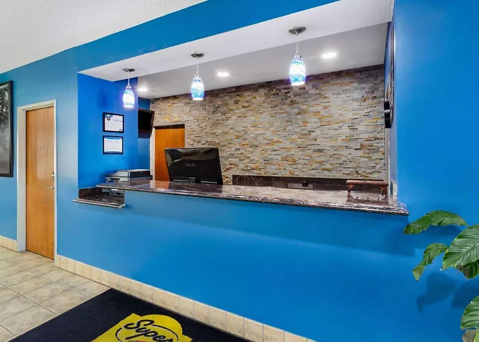 Super 8 By Wyndham Kokomo