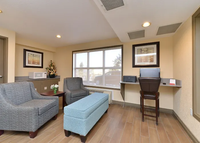 Super 8 By Wyndham Calgary/Airport Hotel