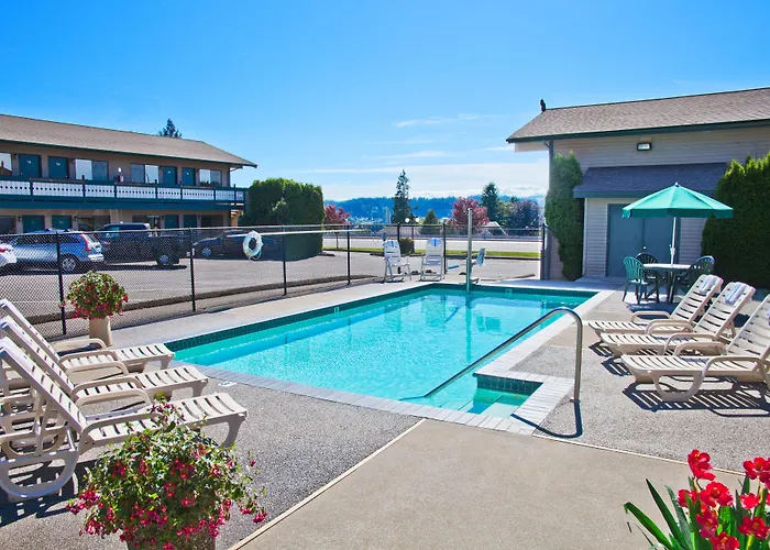 Poulsbo Inn & Suites