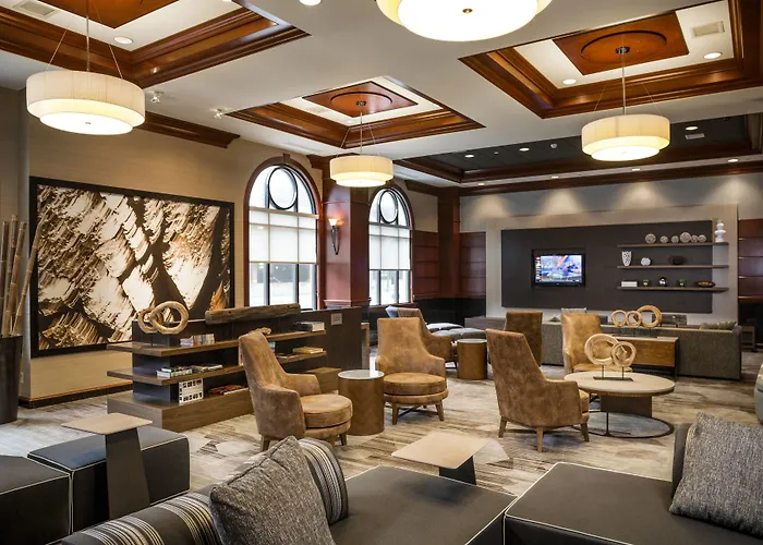 Courtyard By Marriott Norfolk Downtown