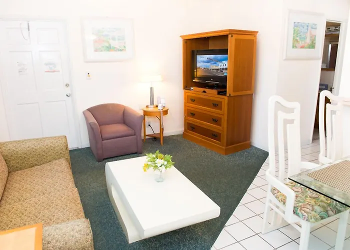 Shore Haven Resort Inn Lauderdale-by-the-Sea