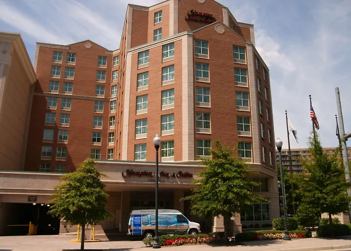 Hampton Inn & Suites Arlington Crystal City Dca