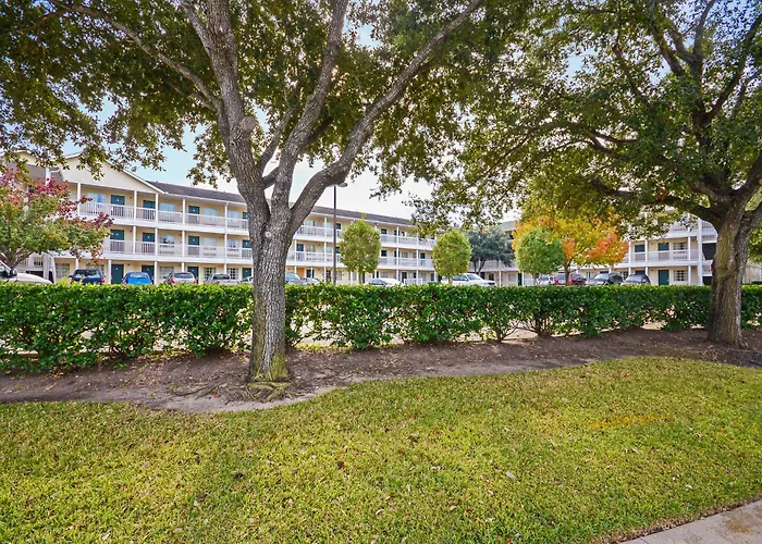 Intown Suites Extended Stay Select Houston Tx -