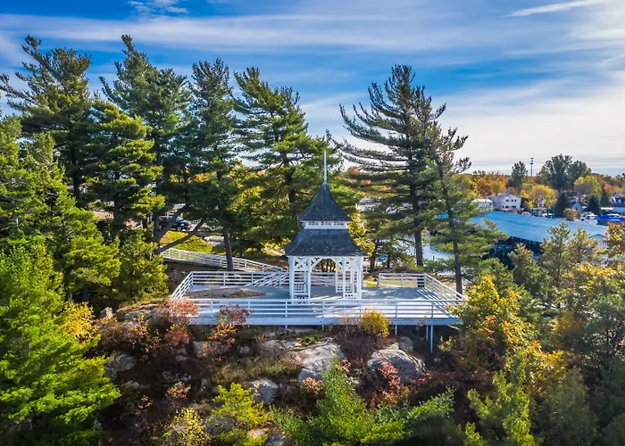 Bonnie Castle Resort & Marina