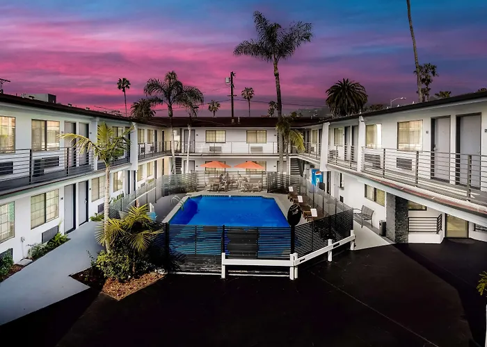 Sunset West Hotel, Surestay Collection By Best Western