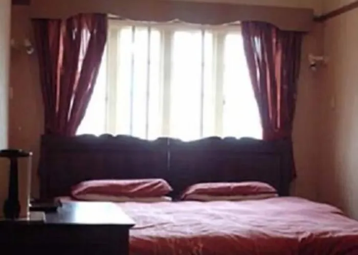 Fox & Hounds Hotel