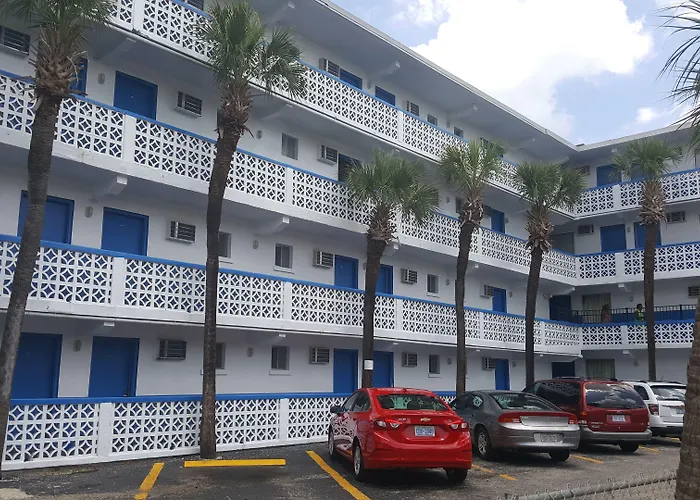 Polynesian Oceanfront Hotel