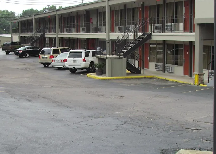 Red Carpet Inn - Augusta