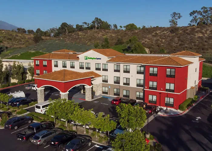 Holiday Inn Express & Suites - Lake Forest By Ihg