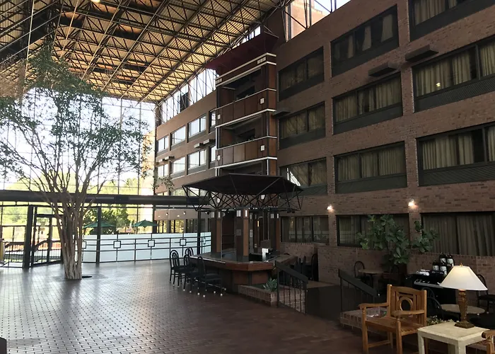 Super 8 By Wyndham Mobile I-65 Hotel