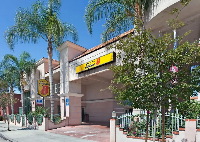 Super 8 By Wyndham North Hollywood