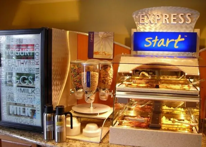 Holiday Inn Express Hotel & Suites Memphis Southwind By Ihg